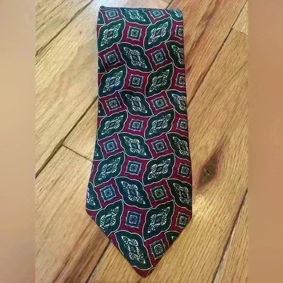 Vtg Liberty of London Tie Men’s 56 in Imported Silk Green Red Geometric - Picture 1 of 7
